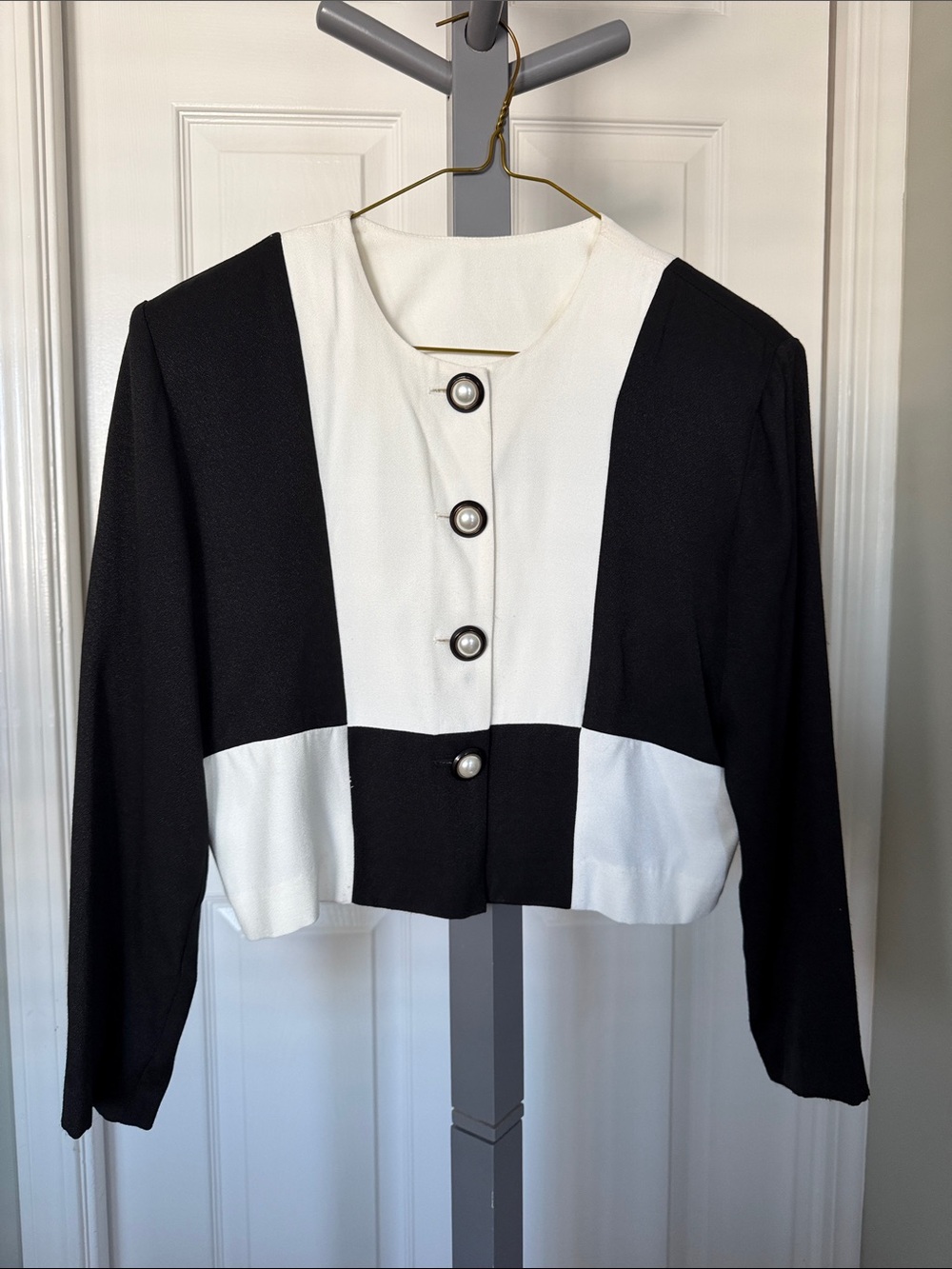 Vintage EMBLEM petites Black & White Colorblock Cropped Jacket